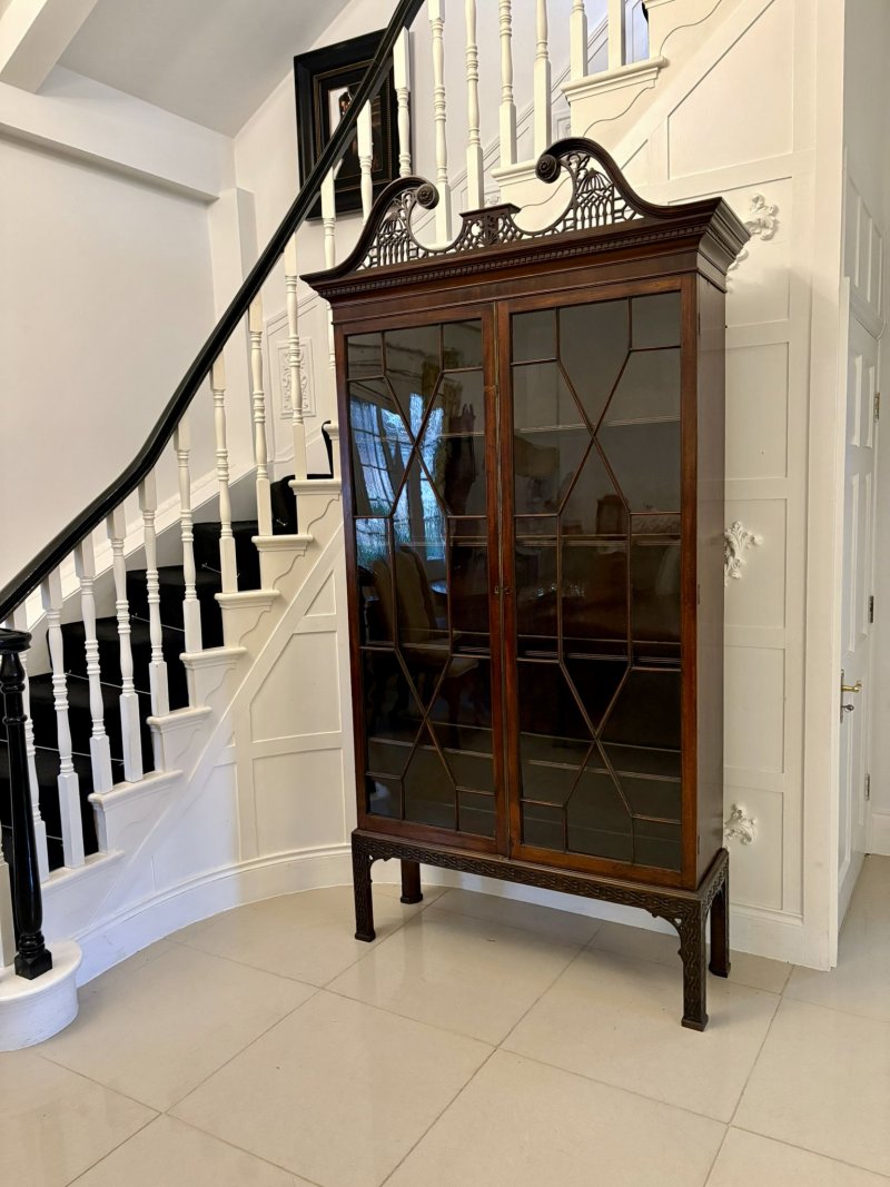 Outstanding Quality Large Antique Victorian Astral Glazed Carved Mahogany Bookcase - Image 4